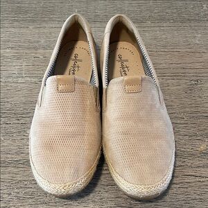 Clarks‎ Collection Leather Slip-Ons - Danelly Iris. Size 7.5